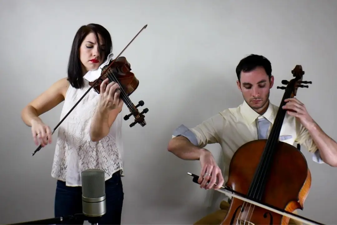 Duo.Hansen recording a video for youtube.